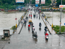 (Baba Bhide Bridge closed)